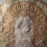 Balve, kath. Kirche St. Blasius, Chorapsis, Wandmalerei, Kopf des thronenden Christus im Streiflicht, Ausschnitt. Foto: LWL/Heiling.  (vergrößerte Bildansicht wird geöffnet)